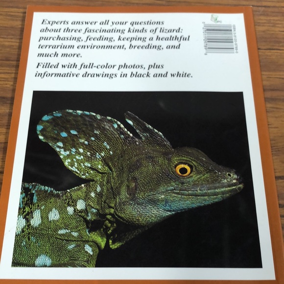 Anoles, Basilisks, and Water Dragons Book - Picture 2 of 2